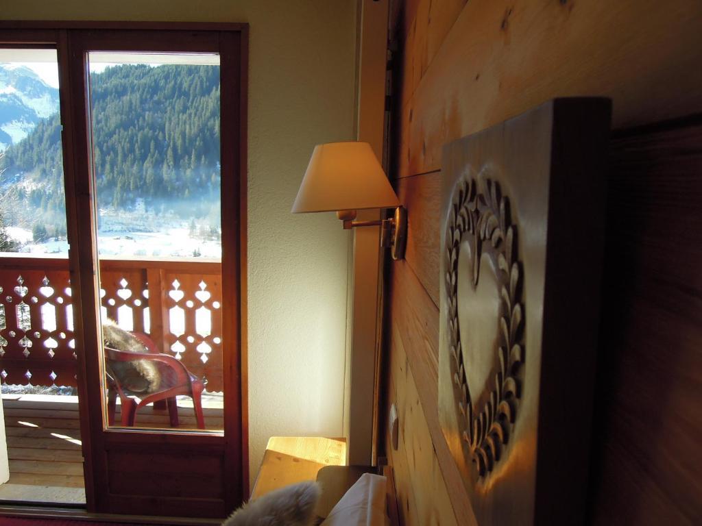 Hotel Le Roitelet Châtel Zimmer foto