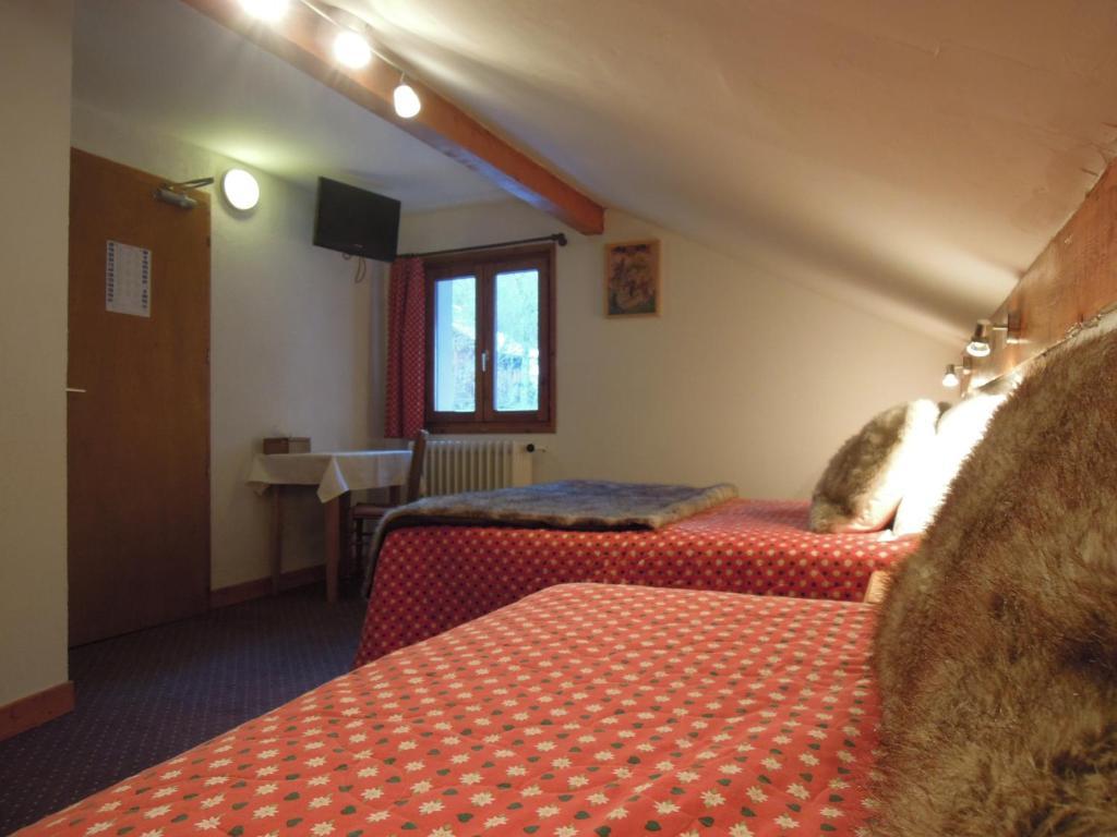 Hotel Le Roitelet Châtel Zimmer foto