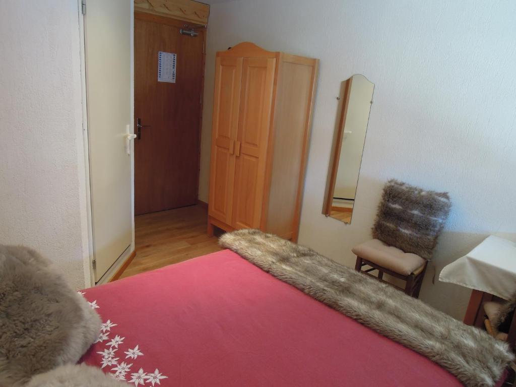 Hotel Le Roitelet Châtel Zimmer foto